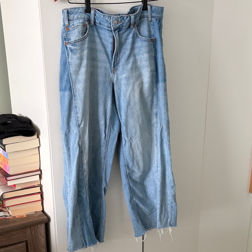American Eagle Outfitters Light low rise extra wide Jeans xtra short